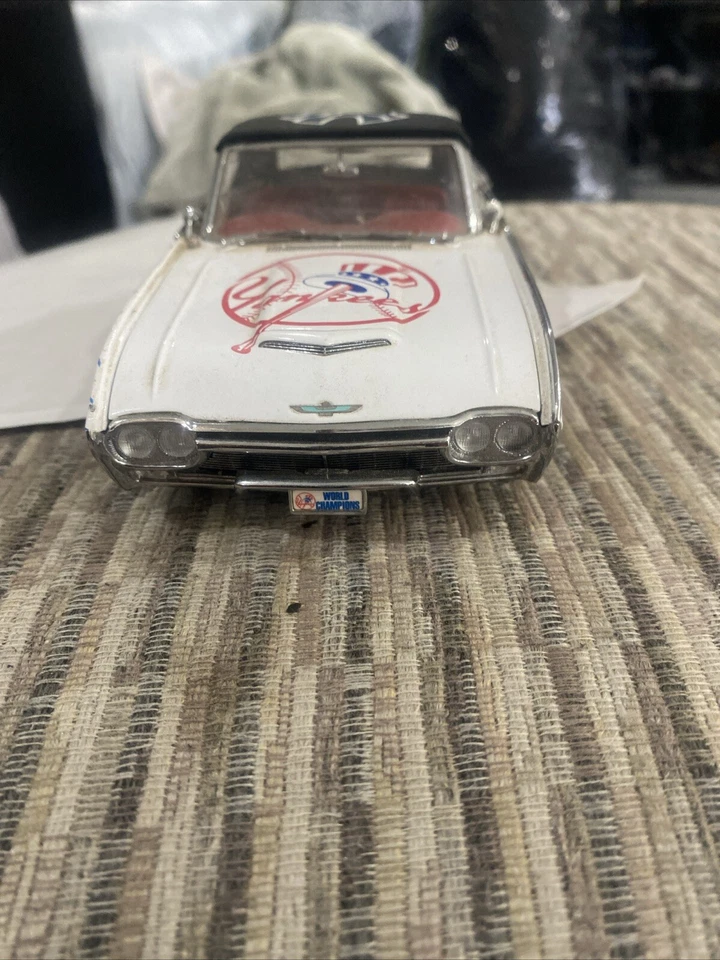 1961 Ford Thunderbird Yankee convertible car - Image 2 of 4