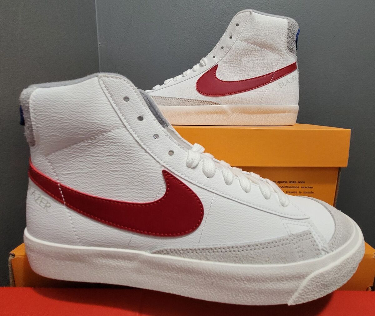 NEW AUTHENTIC NIKE BLAZER MID '77 NEW AUTHENTIC NIKE BLAZER MID '77