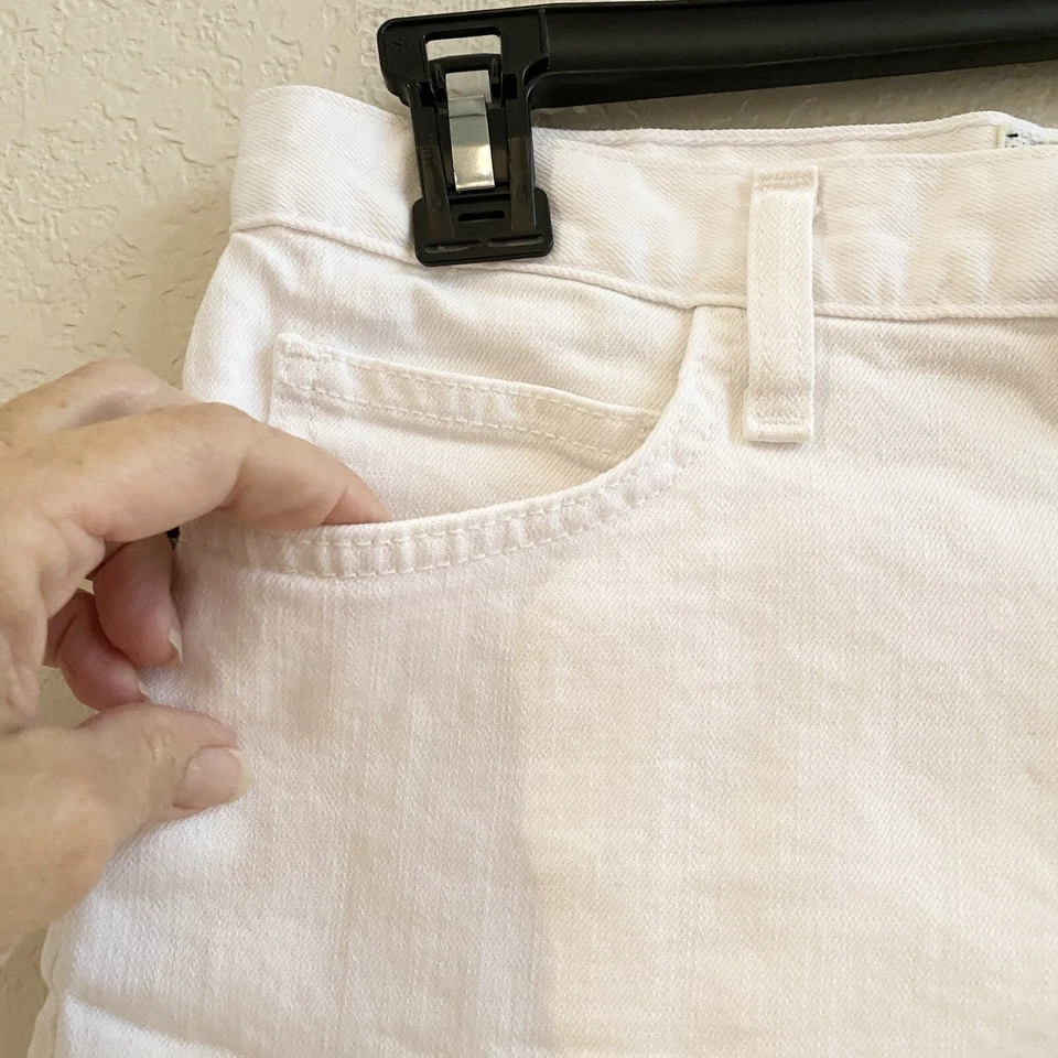 Pantalones cortos de mezclilla Current Elliott White 24 The Boyfriend Sugar Foto 3 de 4