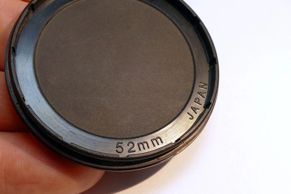 Tokina 52mm snap on type Lens Front Cap for 28mm EL and RMC II Slip on type - Image 4 of 4