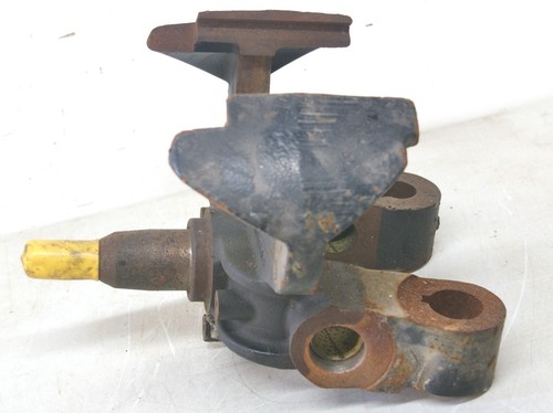 NEW 3106 Ford LH Driver Side Front Spindle OEM 8865 - Picture 3 of 7