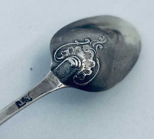 Set of 6 fancy back silver teaspoons, London, Elizabeth Tookey, c.1760s - Picture 4 of 4