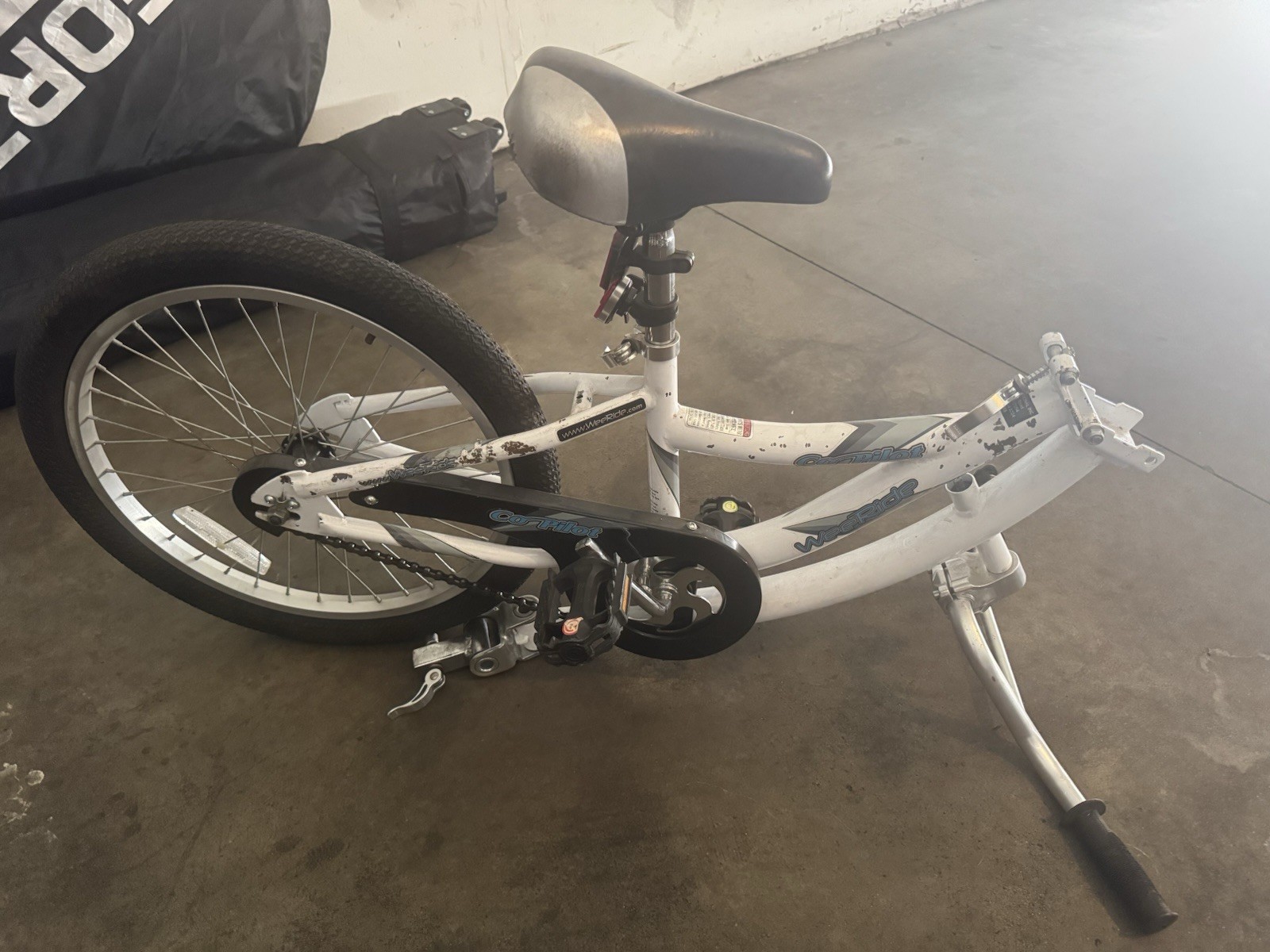 WeeRide Co-Pilot Ride Behind Childrens Bike 20&rdquo; White Wee 