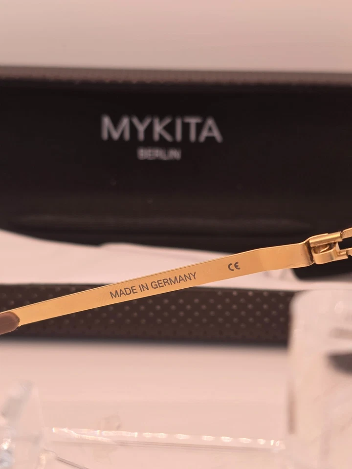 Nuevos marcos deportivos de metal dorado Myikta "Joe" hechos en Alemania  Foto 4 de 4