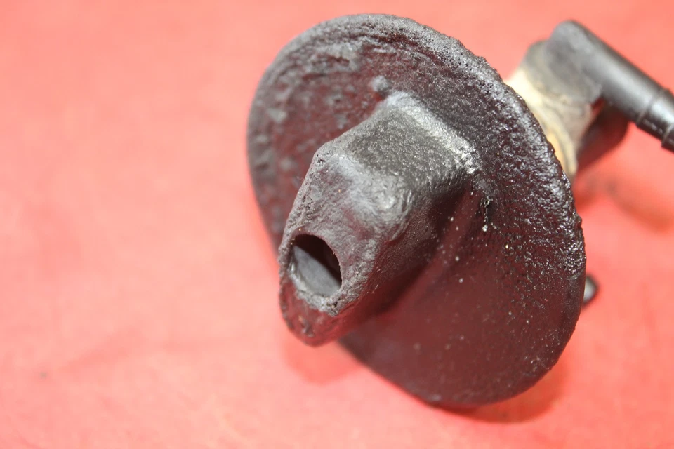 2001 POLARIS XPEDITION 425 FUEL GAS TANK PETCOCK SHUT ON OFF VALVE 7052161 - Image 4 of 4