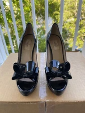 Valentino Garavani Black Patent Leather Bow Peep Toe Pumps Shoes EU 40.5 USA 9.5