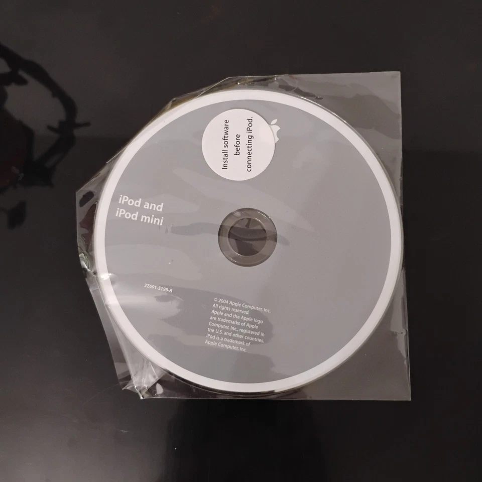 Vintage Apple iPod and iPod Mini 2004 Installation CD 2Z6915196A - Image 2 of 3