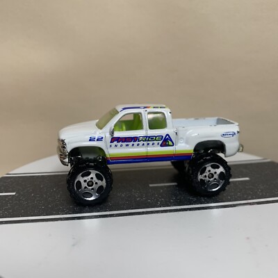 2001 Matchbox Team Tundra #7 Chevy Silverado 4x4 Pickup Truck GMT800 White 