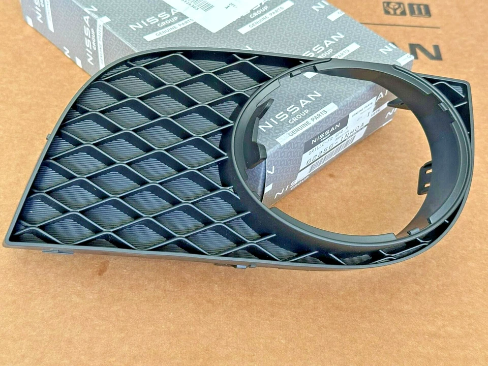 Cubierta de lámpara antiniebla derecha OEM INFINITI G25 G37 Q40 SPORT 62256-1NH0A Foto 2 de 4