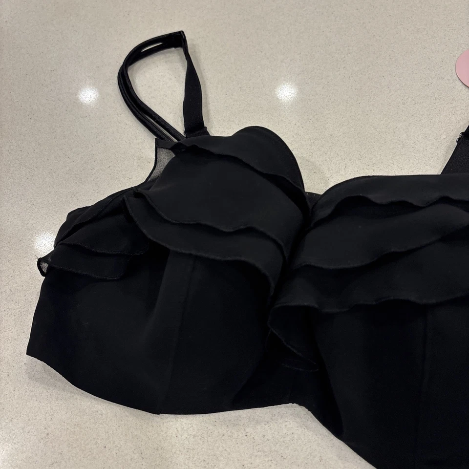 Sutiã feminino Cacique Bandeau tamanho 40D preto com babado em camadas ajustável - Imagem 2 de 4