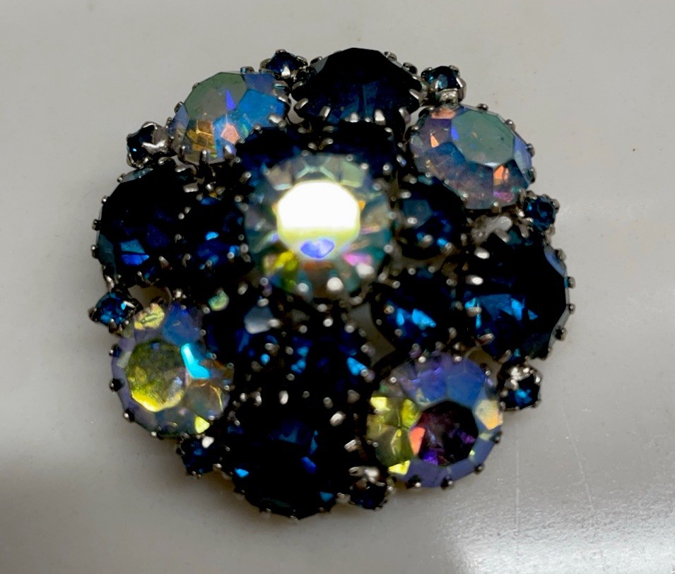 Vintage Weiss Rhinestone Dome Brooch Signed Blue Aurora Borealis Silver Tone