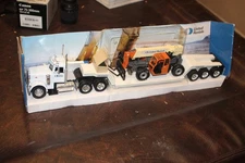 First Gear United Rentals Collector's Series XVIII Freightliner Cab & Trailer