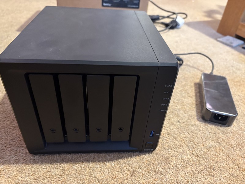 Synology DS918+ 4 Bay Desktop NAS Enclosure 2 x 3Tb HDD / 8Gb RAM