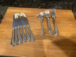 25 piece Wallace ALTON Stainless Flatware set