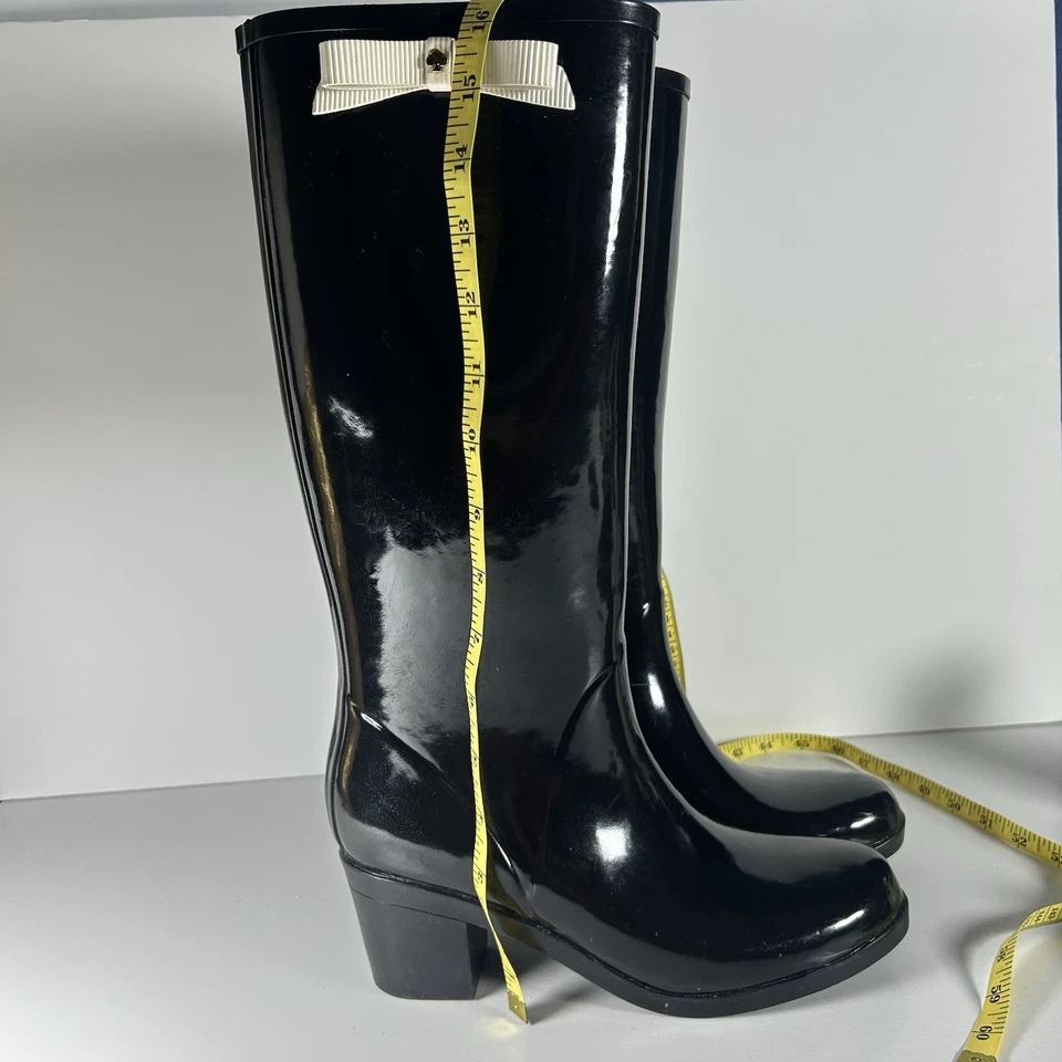 Botas de lluvia Kate Spade New York Raylan con lazo para mujer 9 negras tacones altos gruesos leer Foto 4 de 4
