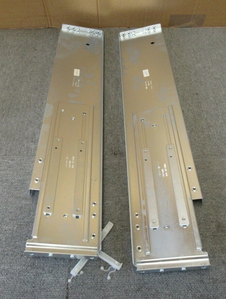 IBM 23R8824 23R8825 45E0691 45E0692 EXN1000 EXN3000 Expansion 19" Mounting Rails - Image 4 of 4
