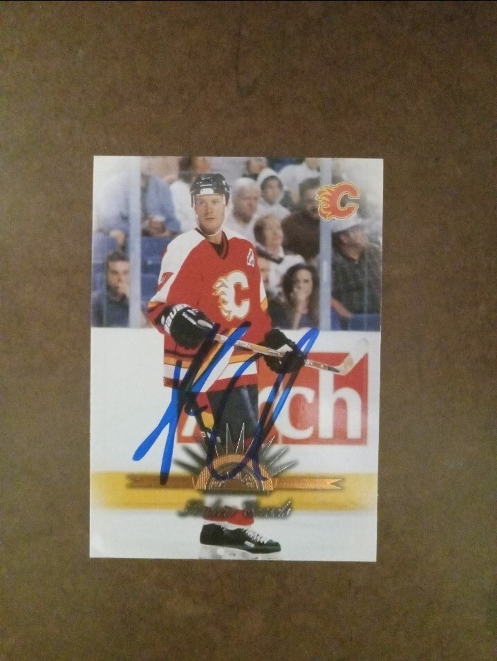 Andrew Cassels #106 1997-98 Leaf Calgary Flames Autograph Signed Card Auto AU