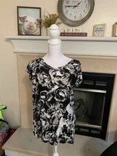 Simply Vera Wang Women's Essential Print Scoopneck Tee, Size S