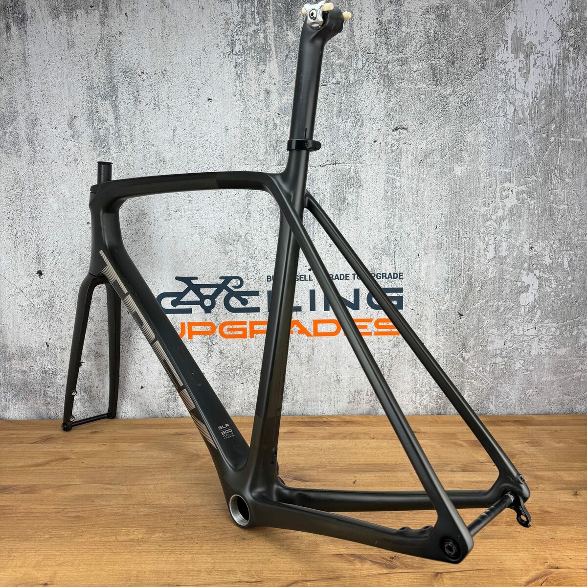 2022 Trek Emonda SLR 800 OCLV 60cm Carbon Road Bike Frameset 2022 Trek Emonda SLR 800 OCLV 60cm Carbon Road Bike Frameset