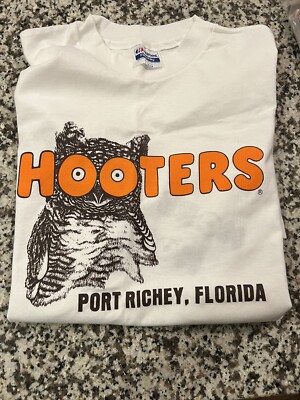 アウル NWOT Vintage Hooters Delightfully Tacky Unrefined Port Richey