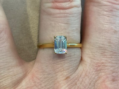1.0 Lab Created Diamant Smaragdschliff Solitär Ring 18k vergoldet