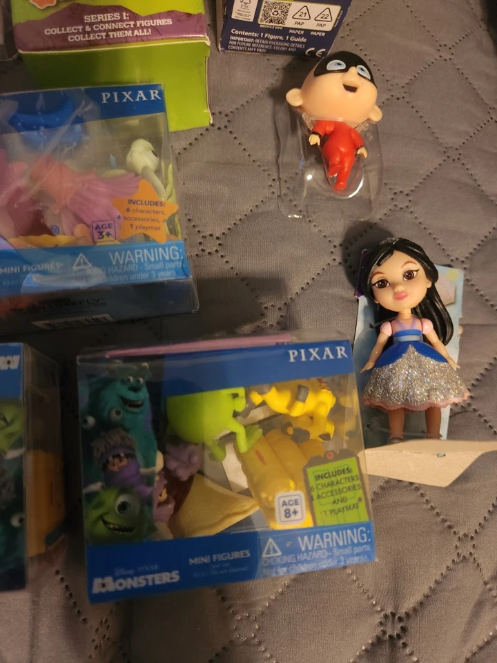 Lote de estatuillas de juguetes para niños adornos para pasteles misteriosos. Nuevo embalaje faltante. (R) Foto 4 de 4