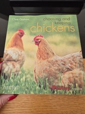 Choosing and Keeping Chickens-Chris Graham, 9780600614388