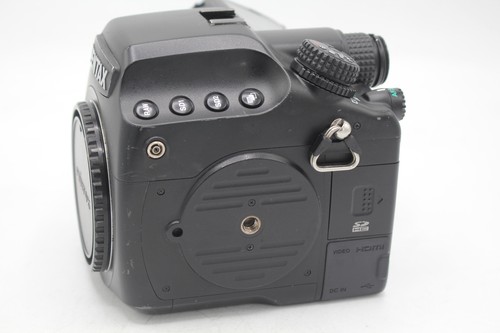 Pentax 645D Digital Camera Body 40mp Working Sr. 3924490 - Picture 3 of 12