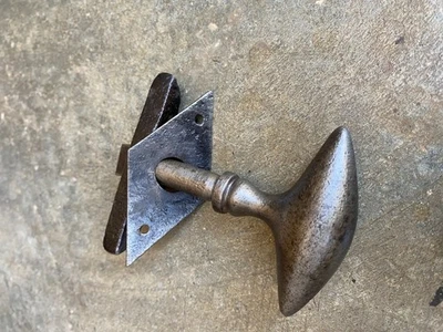 Ancienne poignée de porte en fer forgé,serrure ferrure penture heurtoir targette - Photo 1/2