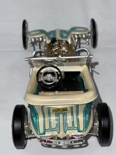 Danbury Mint Big Daddy Ed Roth "The Outlaw" 1:24 Scale No Box - Picture 16 of 21