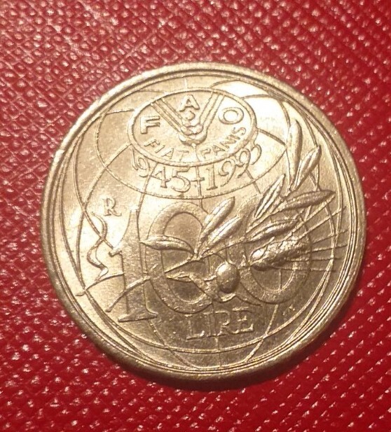 Foto 1 di 2