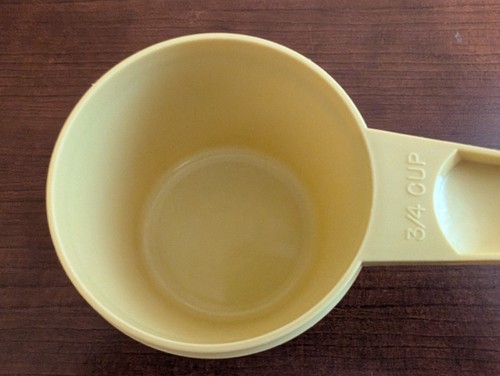 Vintage Tupperware Harvest Gold Measuring 3/4 Cup 762-2 - Picture 4 of 5