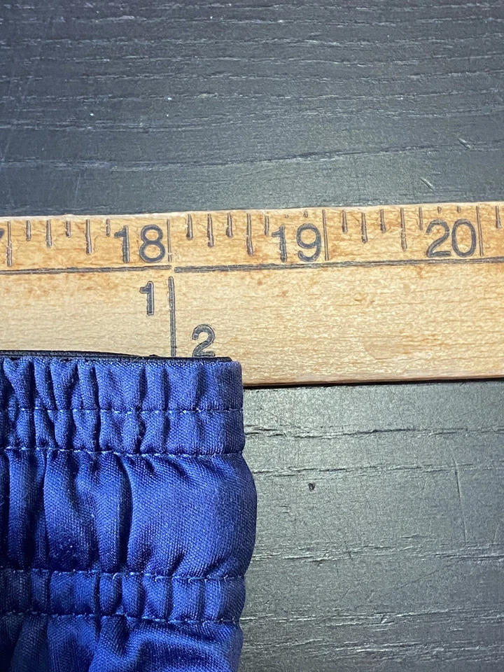 Pantalones Cortos FOCO New England Patriots Para Hombre Azul Marino Ombré Gradiente NFL Grande Logo Leer Foto 4 de 4