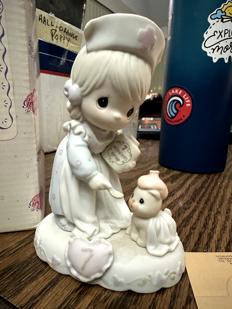 Precious Moments Enesco Growing in Grace age 7 blonde #163740 year 1995