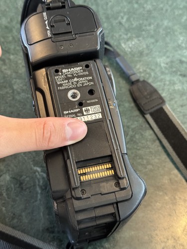 Sharp Hi8 ViewCam Video Camera VL-H410 - Picture 13 of 14