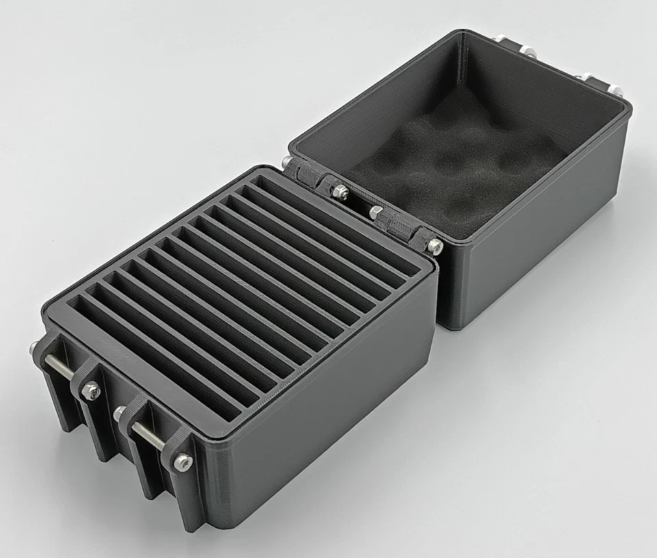 Rugged Protective Carrying Case for Zip Disks - Holds 12 Disks - Image 3 of 4