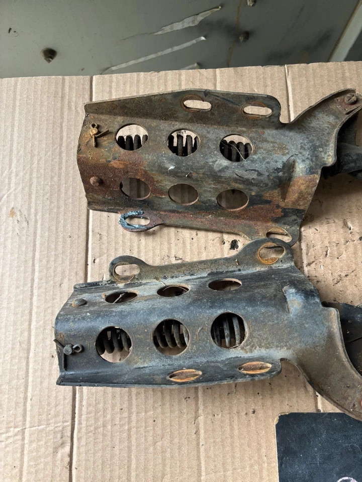 1958 1959 1960 58 59 60 Ford Thunderbird capó bisagras juego par con resortes oe Foto 2 de 4