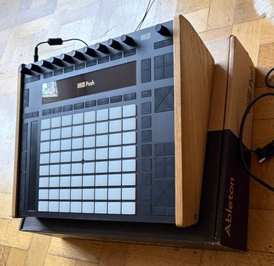 Ableton Push 2 Midi Controller - Top Zustand - Originalverpackt mit allem Zubehör