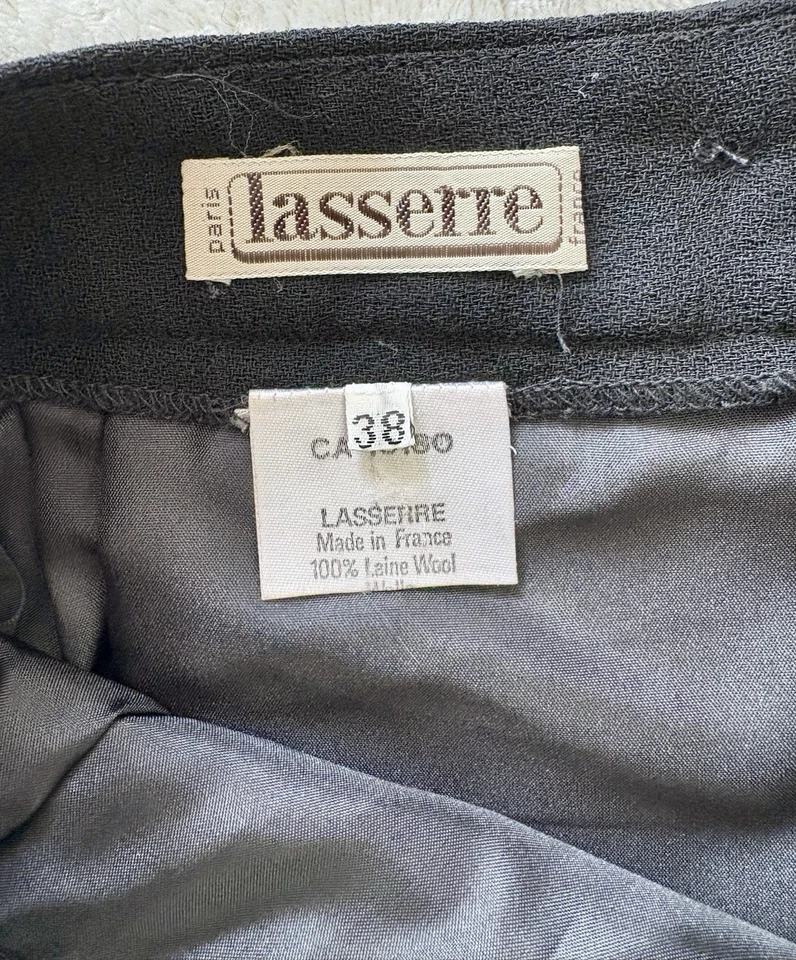 VTG Gorgeous Lasserre Paris Black Wool Pencil Skirt Pleated Buttons Size 38 - Image 3 of 4