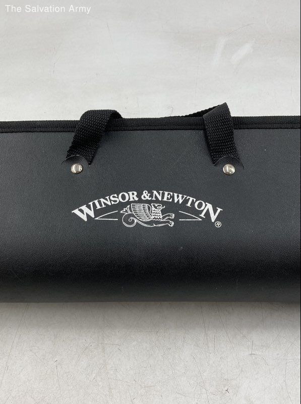 Winsor & Newton Matte Black Adjustable Camera Folding Tripod Stand