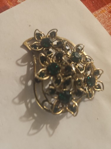 Vintage Gold Tone Floral Emerald Green Rhinestones Brooch,pin - Foto 2 di 5