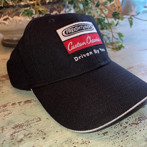 Freightliner Custom Chassis Black Trucker Ball Cap Hat Driven By You NEW - 第 3/5 張圖片