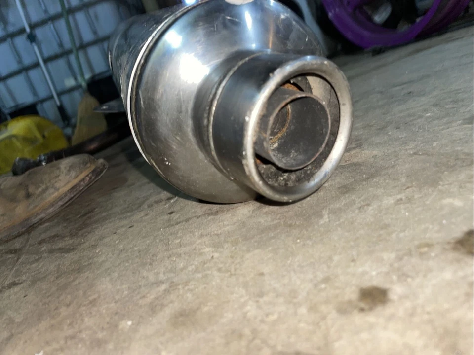 Silenciador tubo de escape antideslizante Suzuki SV650S 1999-2002 Foto 3 de 3