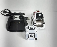 Anki Cozmo Robot Cosmo 300-00046 Original  w/ 1 Cube Charging Base