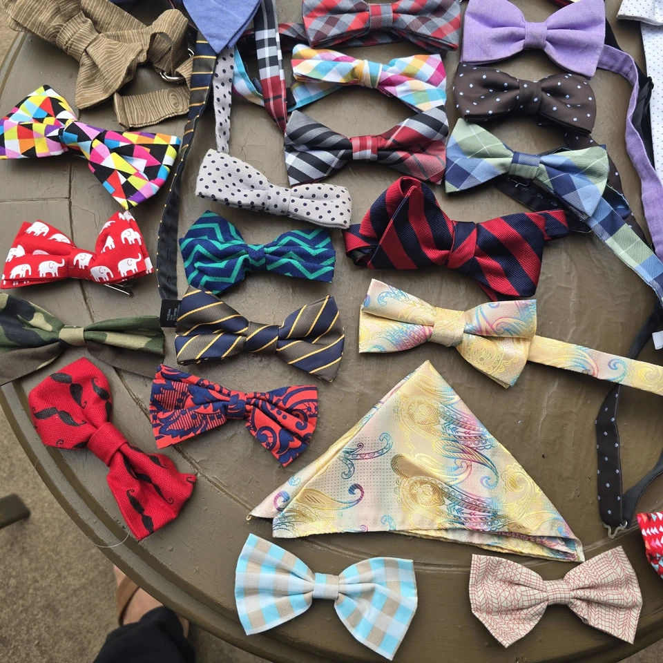 Lot of 28 Rare Vintage Assorted Brands Self-Tie & Clip-On Custom Silk Bow Ties - Image 4 of 4
