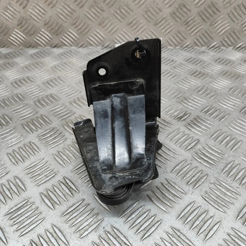 AUDI A3 Sportback 8VA 8VF ABS-Pumpenhalter 5Q2614235E 2,5 Benzin 294 kW 28857903