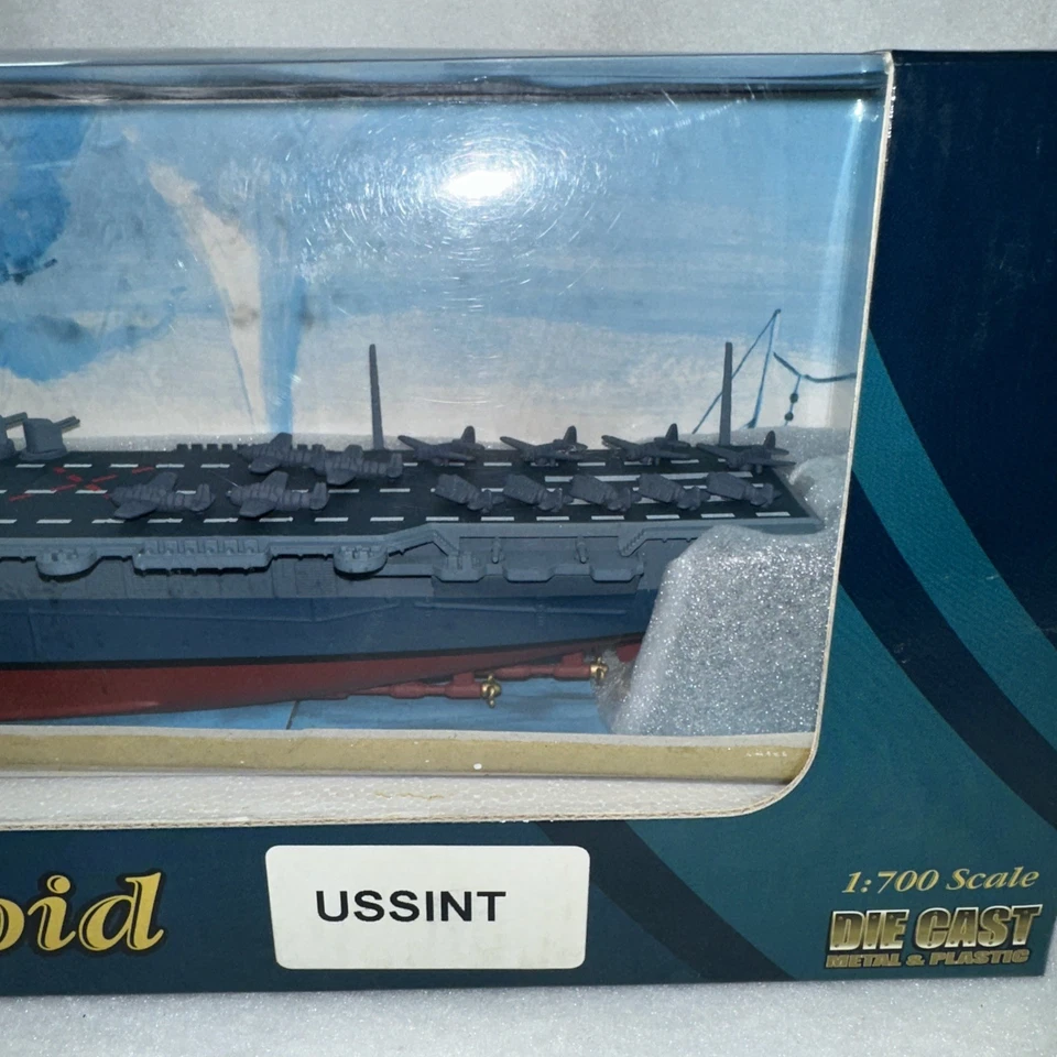 Military Classics USS Intrepid (CV-11) WWII Essex-Class Carrier 1:700 Scale - Image 2 of 4