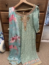Women  s Green Embroidered Chiffon Salwar Kameez Kurta Suit w/ Floral Dupatta