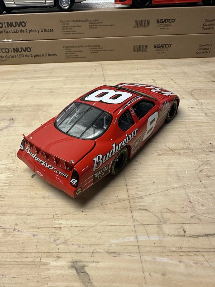 Dale Earnhardt Jr #8 Budweiser 1:24 NASCAR Diecast Sin Caja Autografiado   Foto 2 de 4