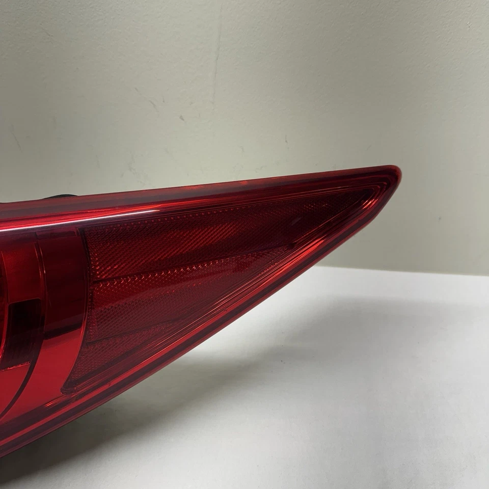 Оригинальный задний фонарь для правостороннего пассажира Hyundai Sonata 2011–2014 годов выпуска - Изображение 4 из 4
